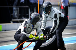 Mechaniker: Mercedes-AMG Team HWA