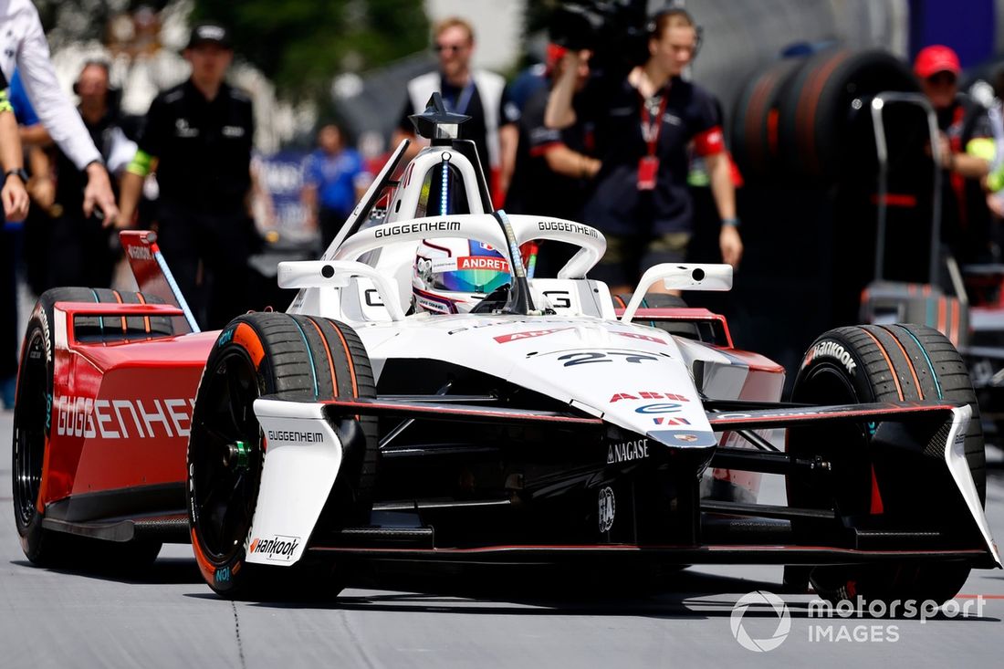 Jake Dennis Andretti Fórmula E Porsche 99X Electric Gen3 en parrilla