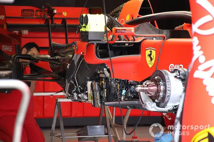 Ferrari SF90: Kühlersystem im Seitenkasten
