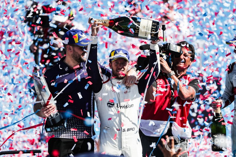 Sam Bird, Envision Virgin Racing, festeggia con Leon Price, Sporting manager, Envision Virgin Racing