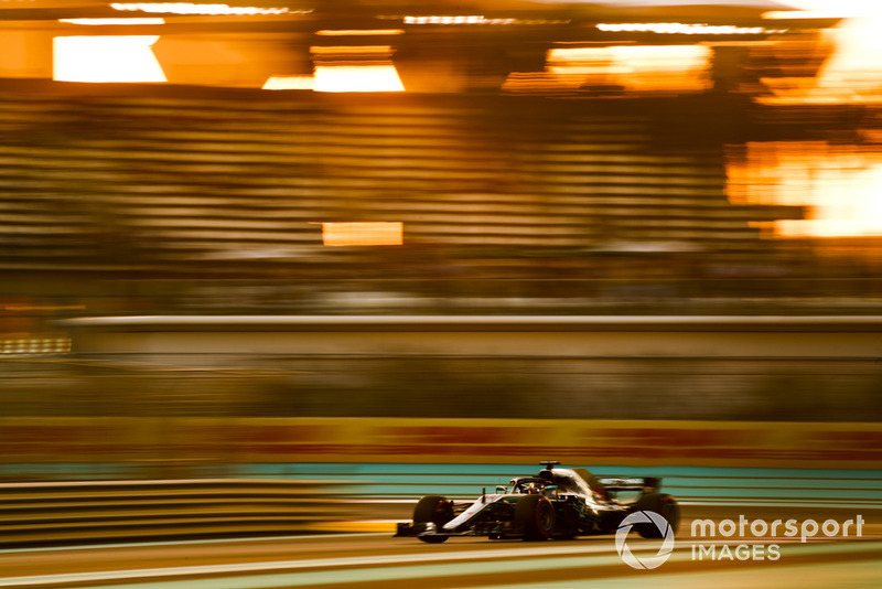 Льюіс Хемілтон, Mercedes AMG F1 W09