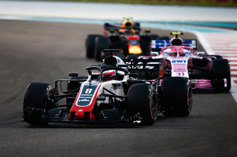 Romain Grosjean, Haas F1 Team VF-18 precede Esteban Ocon, Racing Point Force India VJM11 e Max Verstappen, Red Bull Racing RB14