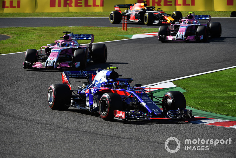 Pierre Gasly, Scuderia Toro Rosso STR13 devant Sergio Perez, Racing Point Force India VJM11, Esteban Ocon, Racing Point Force India VJM11 et Daniel Ricciardo, Red Bull Racing RB14 