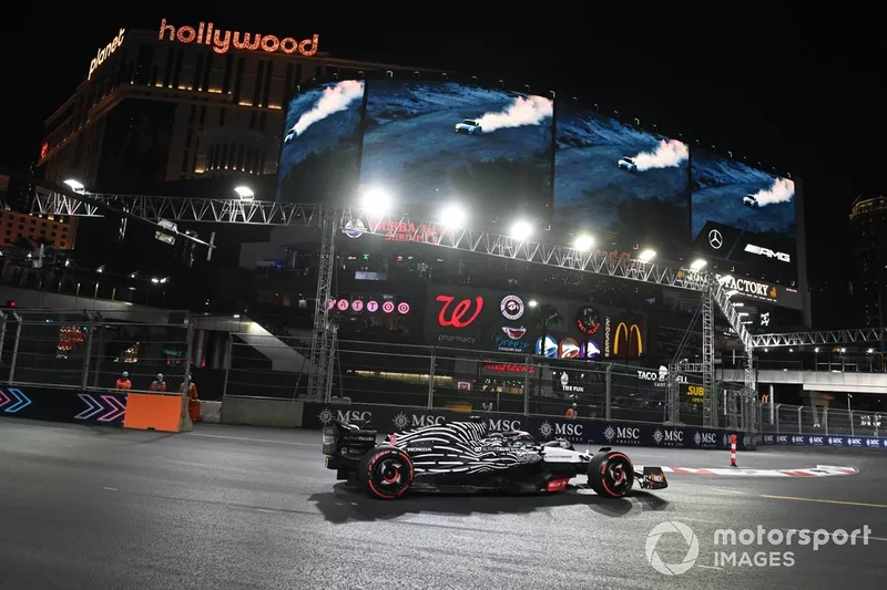 Daniel Ricciardo, AlphaTauri AT04