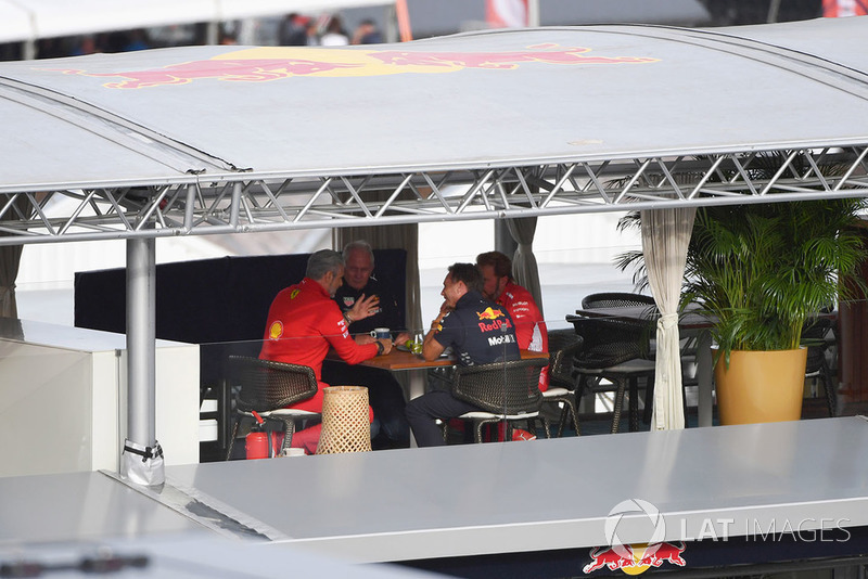 Maurizio Arrivabene, Ferrari Team Principal, Dr Helmut Marko, Red Bull Motorsport Consultant, Christian Horner, Red Bull Racing Team Principal and Gino Rosato, Ferrari