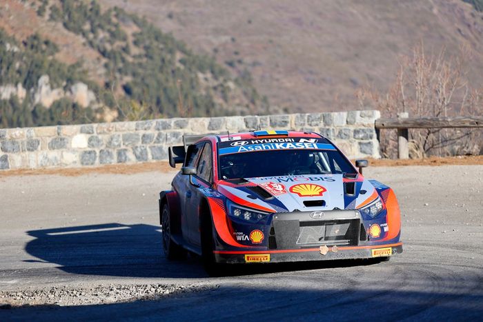 Oliver Solberg, Elliott Edmondson, Hyundai World Rally Team Hyundai i20 N Rally1