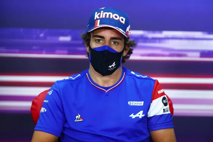 Fernando Alonso, Alpine F1, en la conferencia de prensa