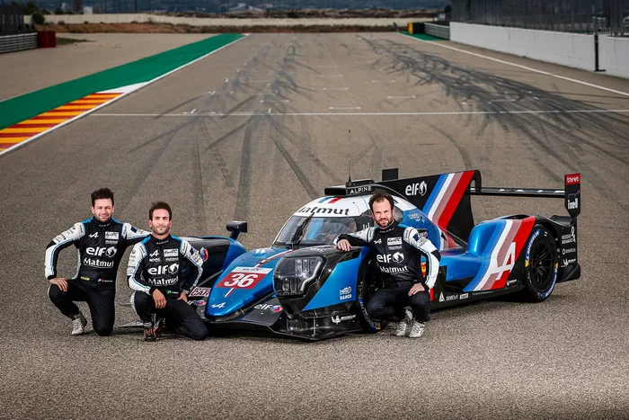 Alpine A480 LMP1 con 
André Negrão, Nicolas Lapierre, Matthieu Vaxiviere
