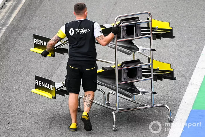 El ala delantera del monoplaza de Daniel Ricciardo, Renault F1 Team R.S.20 