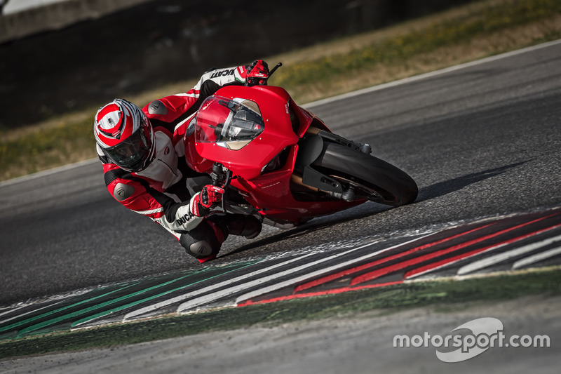 La Ducati Panigale V4 in pista