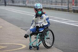 Billy Monger en el coche de carreras, regreso a probar el Carlin MSV Fórmula 3