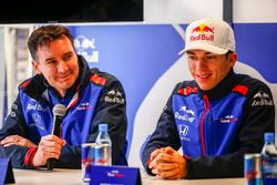 James Key, Technical Director, Scuderia Toro Rosso, con Pierre Gasly, Scuderia Toro Rosso