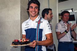 Lance Stroll, Williams, Rob Smedley, Williams celebran el cumpleaños del piloto