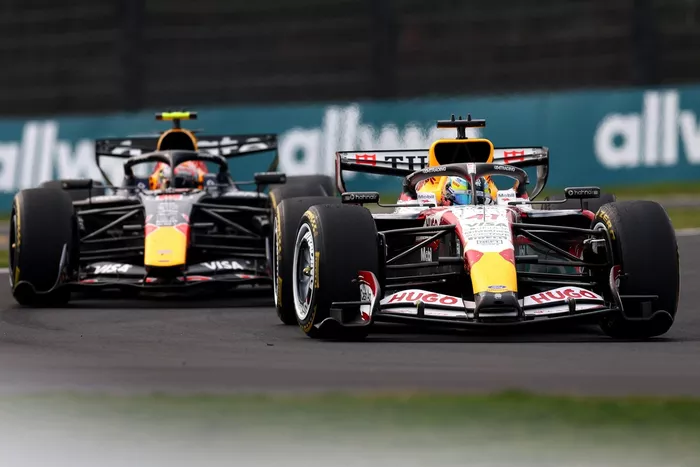 Arvid Lindblad, Racing Bulls; Isack Hadjar, Red Bull Racing