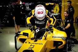 Kevin Magnussen, Renault Sport F1 Team RS16, mit Cockpitschutz Halo