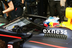 Daniel Ricciardo, Red Bull Racing RB12 con l'Aero Screen