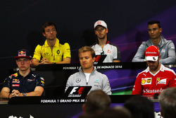 FIA Pressekonferenz: Jolyon Palmer, Renault Sport F1 Team, Romain Grosjean, Haas F1 Team, Pascal Weh
