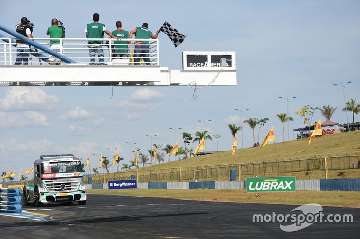 Paulo Salustiano venceu a etapa de Goiânia da Fórmula Truck