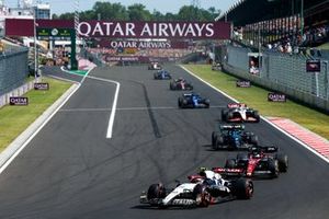 Yuki Tsunoda, AlphaTauri AT04, Valtteri Bottas, Alfa Romeo C43, George Russell, Mercedes F1 W14, Kevin Magnussen, Haas VF-23