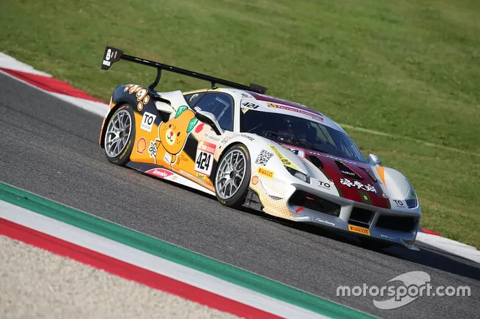 #424 Ferrari 488 Challenge, M Auto Hiroshima: Go Max