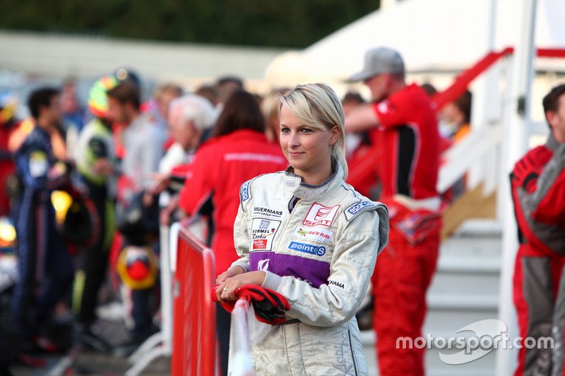 Shirley van der Lof (31)