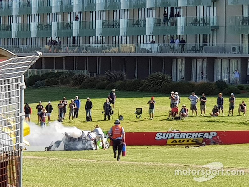 Fans near Black Swan Racing Porsche 911 GT3-R: Tim Pappas, Jeroen Bleekemolen, Marc Lieb
after the crash