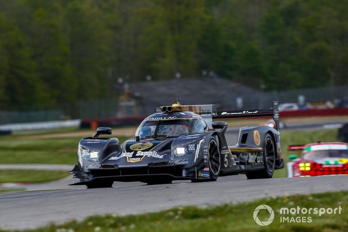 #5: Mustang Sampling / JDC-Miller MotorSports Cadillac DPi, DPi: Loic Duval, Tristan Vautier