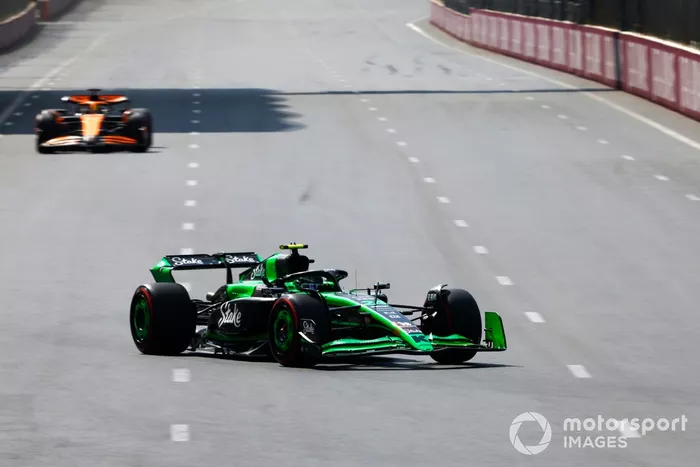 Zhou Guanyu, Stake F1 Team KICK Sauber C44 