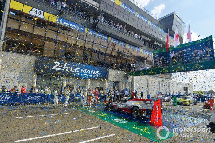Ganadores #8 Toyota Gazoo Racing Toyota TS050: Sebastien Buemi, Kazuki Nakajima, Brendon Hartley