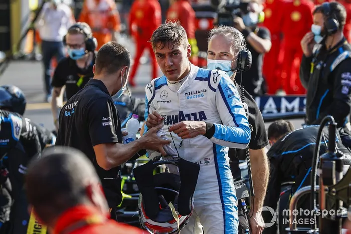 George Russell, Williams Racing, en pit lane