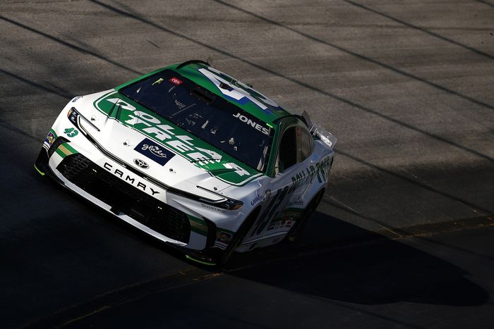 Erik Jones, LEGACY MOTOR CLUB Toyota