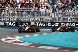 Oscar Piastri, McLaren, Max Verstappen, Red Bull Racing