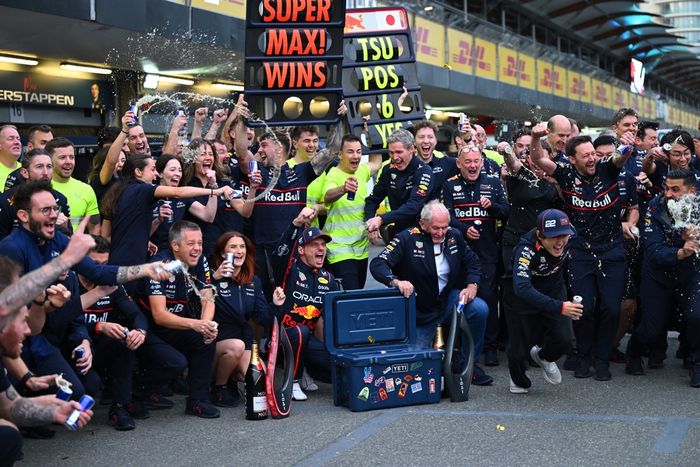 Max Verstappen, Red Bull Racing, Yuki Tsunoda, Red Bull Racing Team, Dr Helmut Marko, Team Consultant, Red Bull Racing