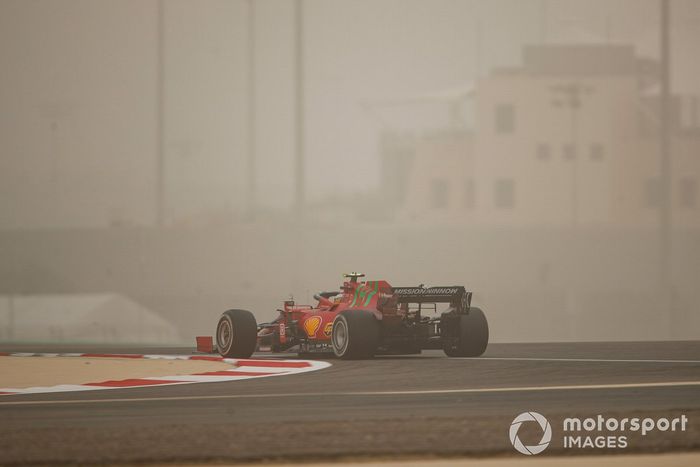 Carlos Sainz Jr., Ferrari SF21