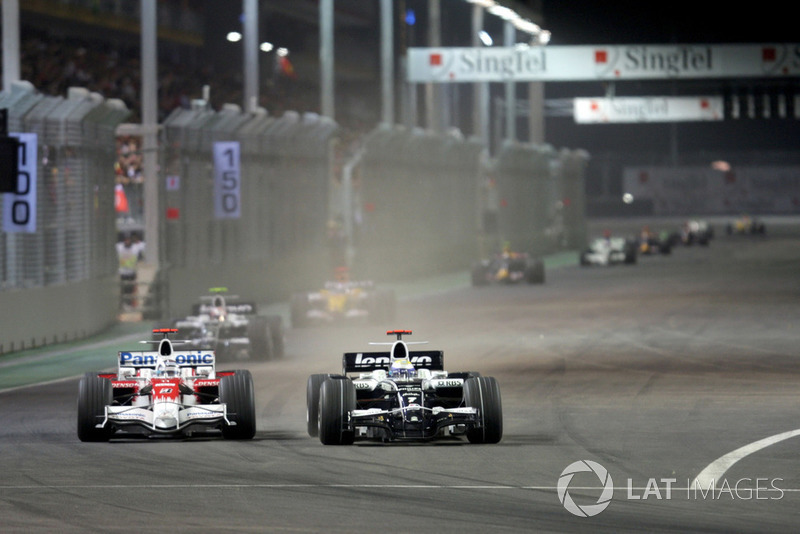 Nico Rosberg, Williams FW30, Jarno Trulli, Toyota TF108