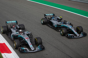 Valtteri Bottas, Mercedes AMG F1, Lewis Hamilton, Mercedes AMG F1