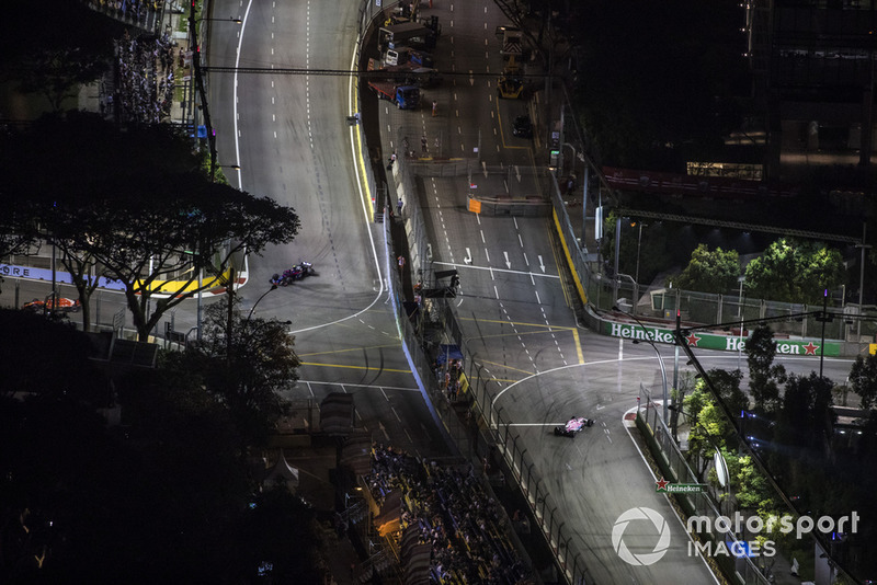 Pierre Gasly, Scuderia Toro Rosso STR13, Sergio Perez, Racing Point Force India VJM11