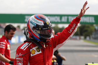 Ganador de la pole Kimi Raikkonen, Ferrari celebra