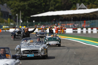 Valtteri Bottas, Mercedes AMG F1, Mercedes 300SL ile pilotlar geçit töreninde
