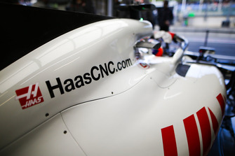 Il cofano motore di una Haas F1 Team VF-18