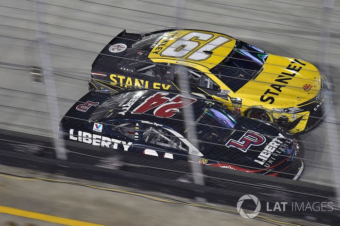 William Byron, Hendrick Motorsports, Chevrolet Camaro Liberty University and Daniel Suarez, Joe Gibbs Racing, Toyota Camry STANLEY