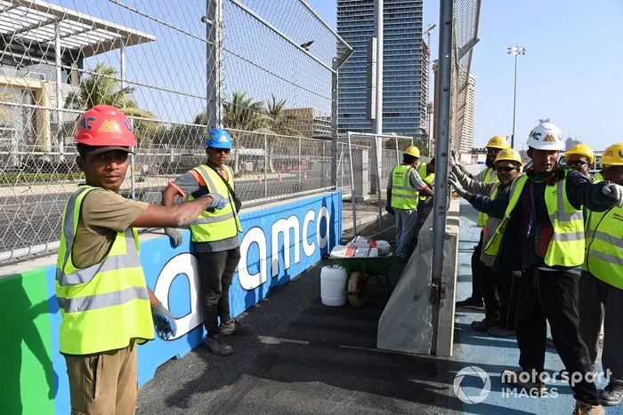تفاصيل المنعطف الأخير من حلبة شوارع جدّة
