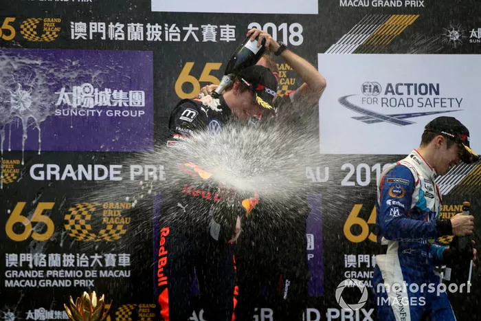 Podio: Dan Ticktum, Motopark Academy