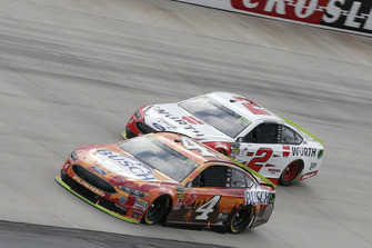 Brad Keselowski, Team Penske, Ford Fusion Wurth, Kevin Harvick, Stewart-Haas Racing, Ford Fusion Busch Outdoors