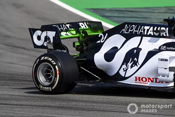 Parafina en el coche de Daniil Kvyat, AlphaTauri AT01
