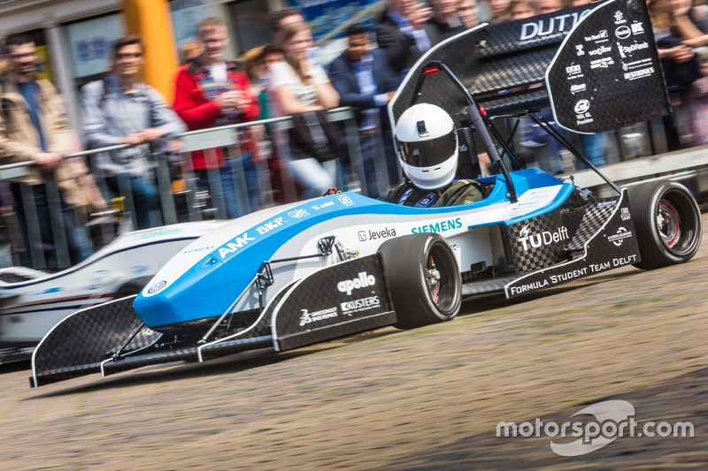 Formula Student Team Delft presenteert de DUT16