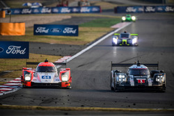 #1 Porsche Team Porsche 919 Hybrid: Timo Bernhard, Mark Webber, Brendon Hartley and #44 Manor Oreca 05 Nissan: Matthew Rao, Richard Bradley, Alex Lynn