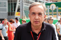 Sergio Marchionne, Ferrari President en CEO van Fiat Chrysler Automobiles op de startopstelling