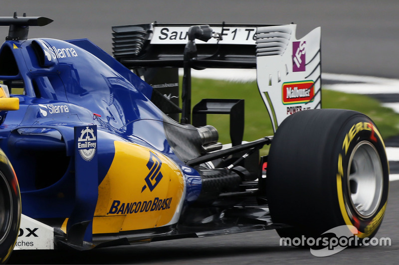 Sauber C35: Heckflügel
