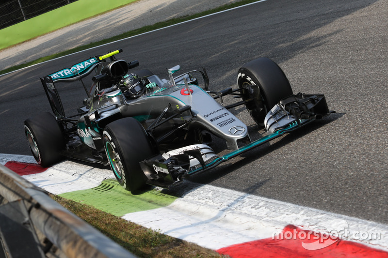 2. Nico Rosberg, Mercedes AMG F1 W07 Hybrid